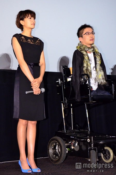左から：榮倉奈々、乙武洋匡氏
