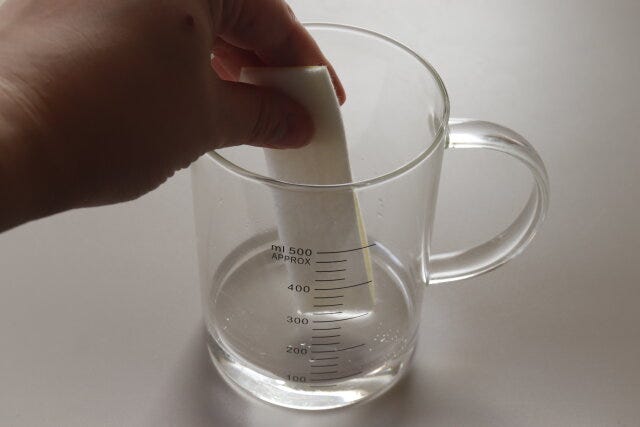 吸水　ビーカー　実験
