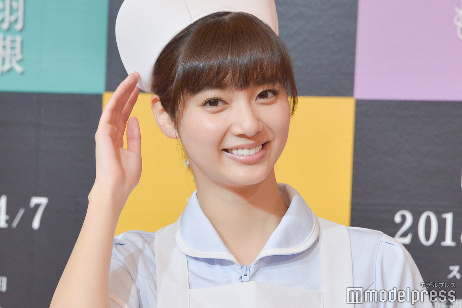 新川優愛、キュートな看護学生姿で魅了　撮影の苦労を明かす＜いつまでも白い羽根＞