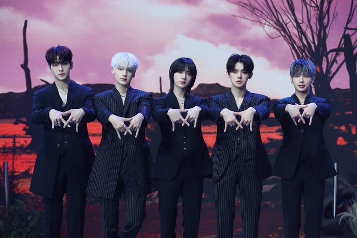 TOMORROW X TOGETHER(P)&(C) BIGHIT MUSIC