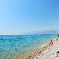 地中海ブルーが美しいコンヤアルトゥビーチ/画像提供:TBS