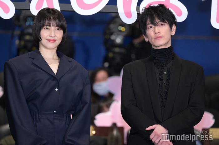 長澤まさみ、佐藤健(C)モデルプレス