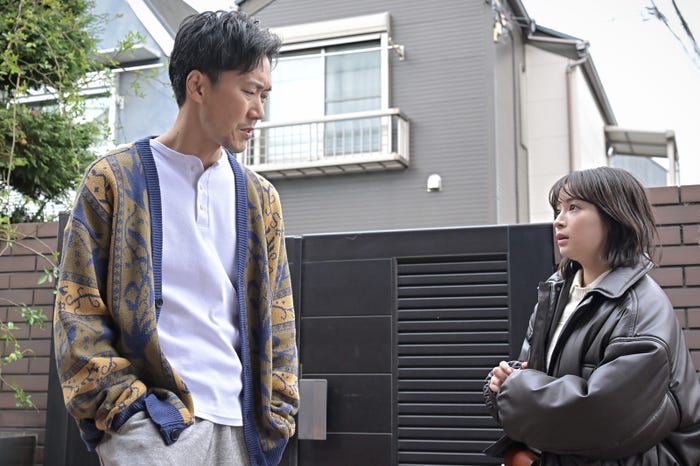 鳥谷宏之、広瀬すず「クジャクのダンス、誰が見た?」第6話(C)TBS