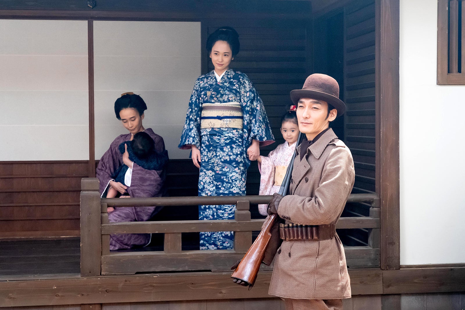 「青天を衝け」より／川栄李奈、草なぎ剛（C）NHK