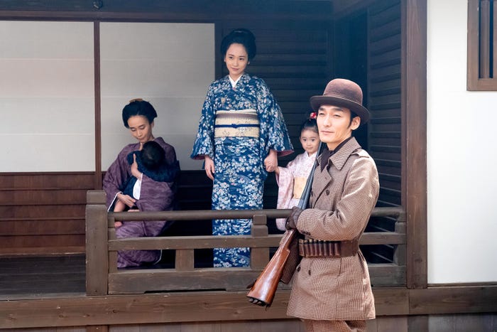 「青天を衝け」より/川栄李奈、草なぎ剛(C)NHK