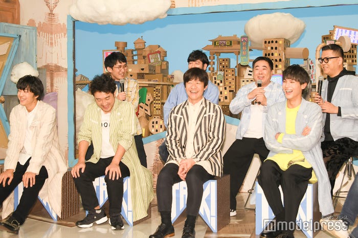 (前列左から)伊藤健太郎、ムロツヨシ、内村光良、中川大志(後列左から)シソンヌじろう、田中直樹、塚地武雅、シソンヌ長谷川忍 (C)モデルプレス