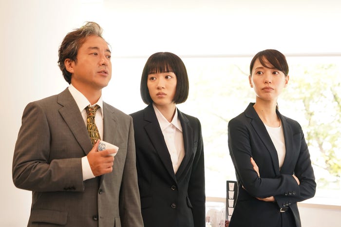 ムロツヨシ、永野芽郁、戸田恵梨香 「ハコヅメ~たたかう!交番女子~」第4話より(C)日本テレビ