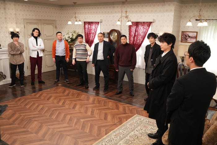 (左から)秋山寛貴、粗品、松尾駿、せいや、岡部大、長田庄平、岩田剛典、ディーン・フジオカ、菊田竜大(C)フジテレビ