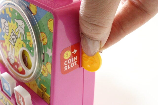 ダイソーのじゃんけんゲーム機のコイン