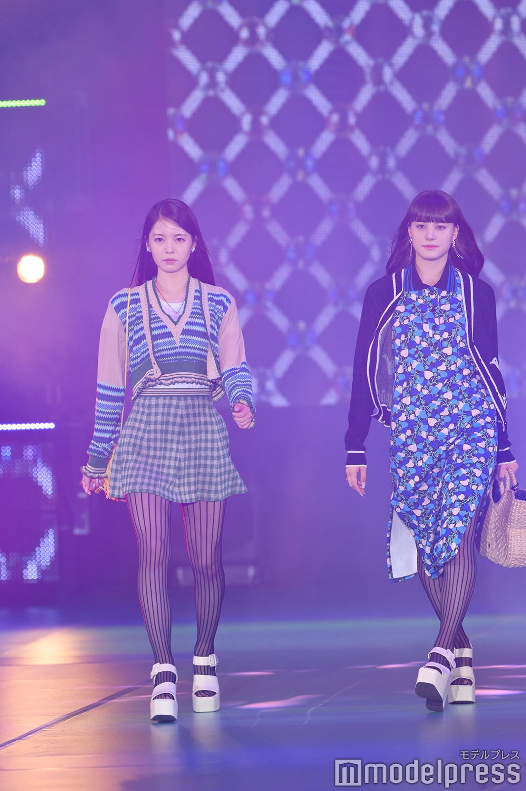 アヤカ、ニナ（C）モデルプレス