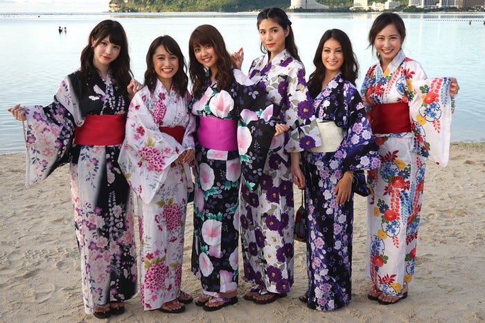 (左から)柏麗奈、武田あやな、松元絵里花、honoka、キアナ・アーテロ、中西渚