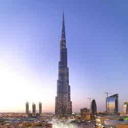 (写真中央)ドバイに来たら「ブルジュ・ハリファ」展望台からの眺めはマスト/写真提供:ドバイ政府観光・商務局