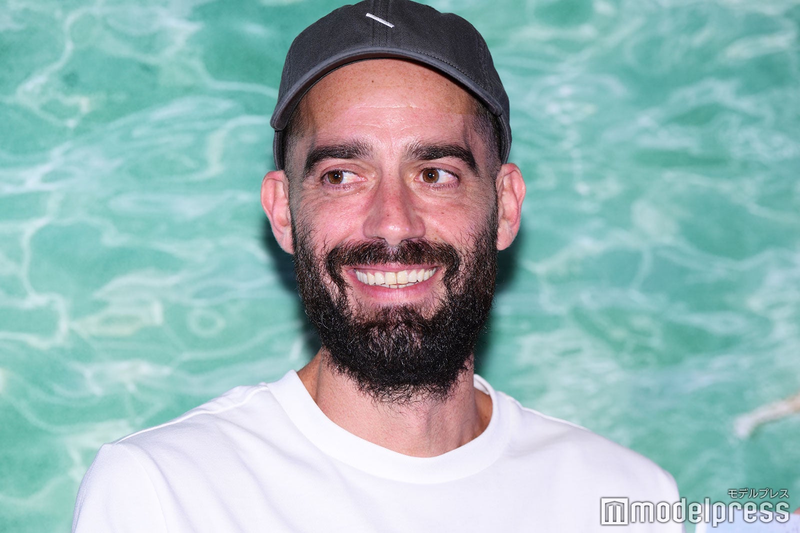 YOSIGO氏（C）モデルプレス