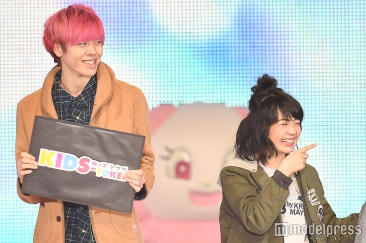 画像6 6 Youtuber怪盗ピンキー Pinkid 妹ゆなと仲良しランウェイ 抱っこでステージ盛り上げ 関コレ17a W モデルプレス