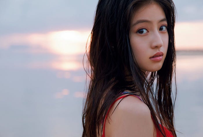 撮影=三宮幹史/今田美桜写真集「ラストショット」(講談社)より