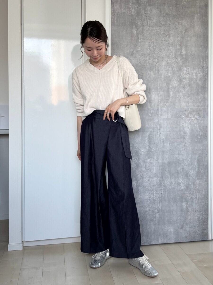 PLST　ストレッチレーヨンラップパンツ　ネイビー　ホワイトニットコーデ