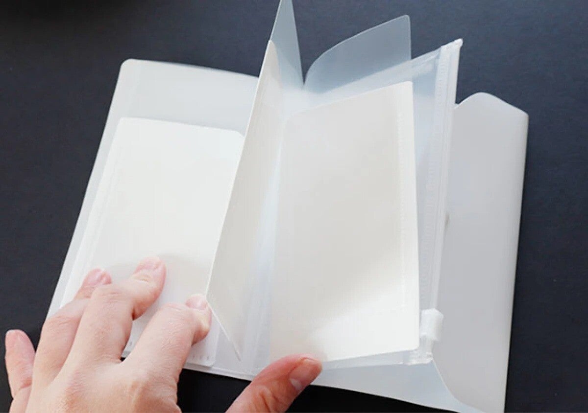 お出かけに便利すぎ！必要な物を賢く収納！大人が本気で使える優秀100均ケース3選