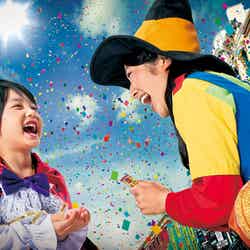 パークワイドでクルーに「トリック・オア・トリート!」と唱えるとキャンディがGETできる/画像提供:ユニバーサル・スタジオ・ジャパン