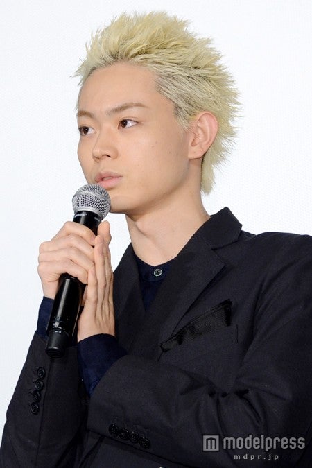 画像21 25 菅田将暉ヘア変遷 派手色 オールバック サラサラ長髪 変幻自在な個性派スタイリング モデルプレス