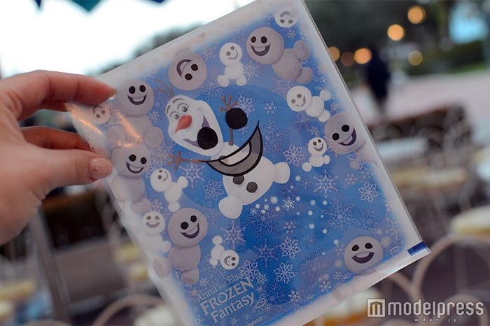 オラフがにっこり(C)モデルプレス