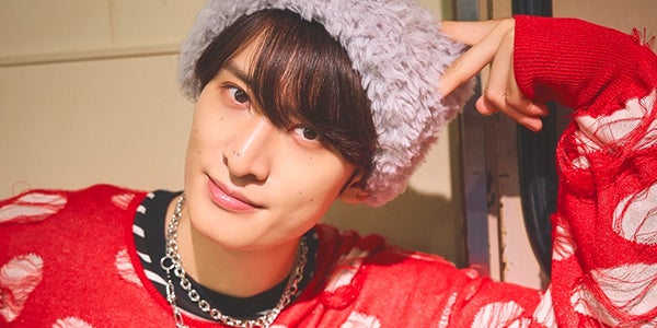 Snow Man向井康二、ニット帽姿で「Eye-Ai」表紙 海外での活躍も