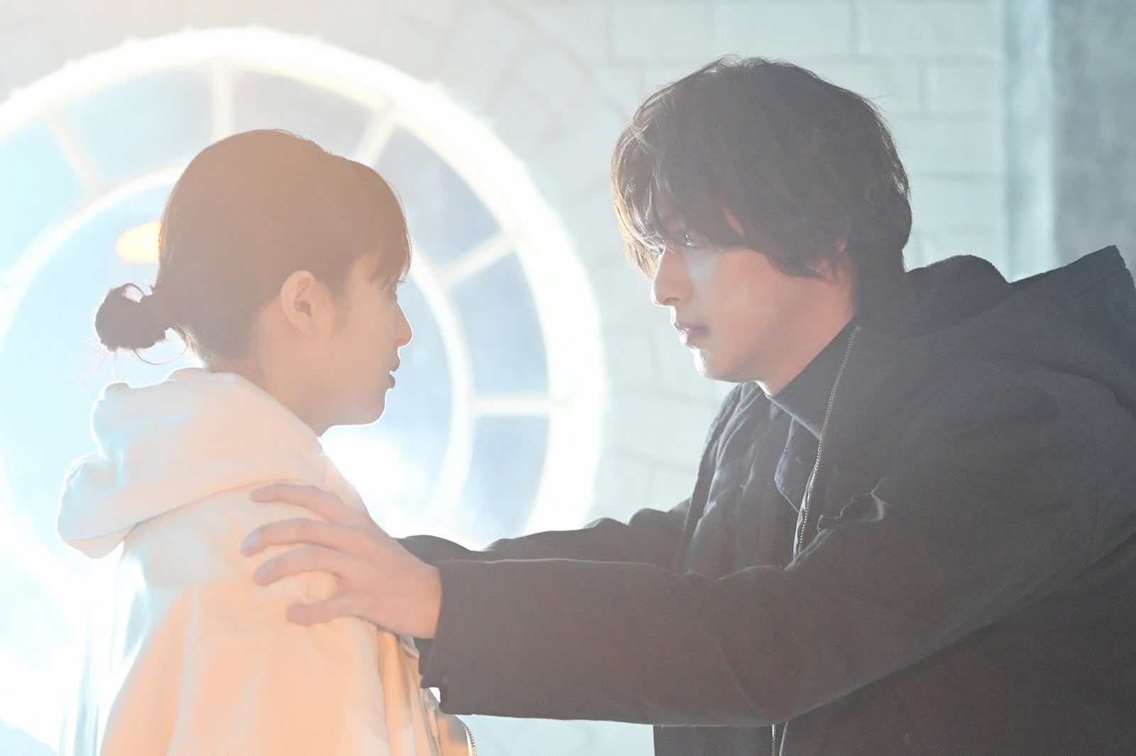 清野菜名、横浜流星／「シロでもクロでもない世界で、パンダは笑う。」第7話より（C）日本テレビ