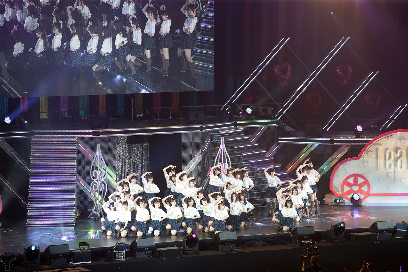 「チーム8結成4周年記念祭 in日本ガイシホール しあわせのエイト祭り」夜公演（C）AKS