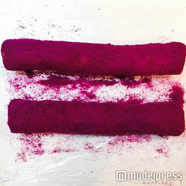 紫いもパウダーをふりかければさつまいも感アップ！／画像提供：柏原歩