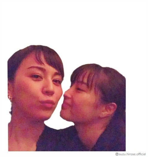 「なつぞら」広瀬すず、比嘉愛未にキス「大好きなお姉さん」誕生日を祝福