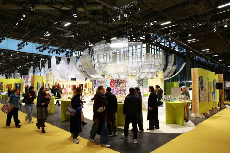 PVパリ27年春夏が開幕 数年ぶりに「花」を打ち出す