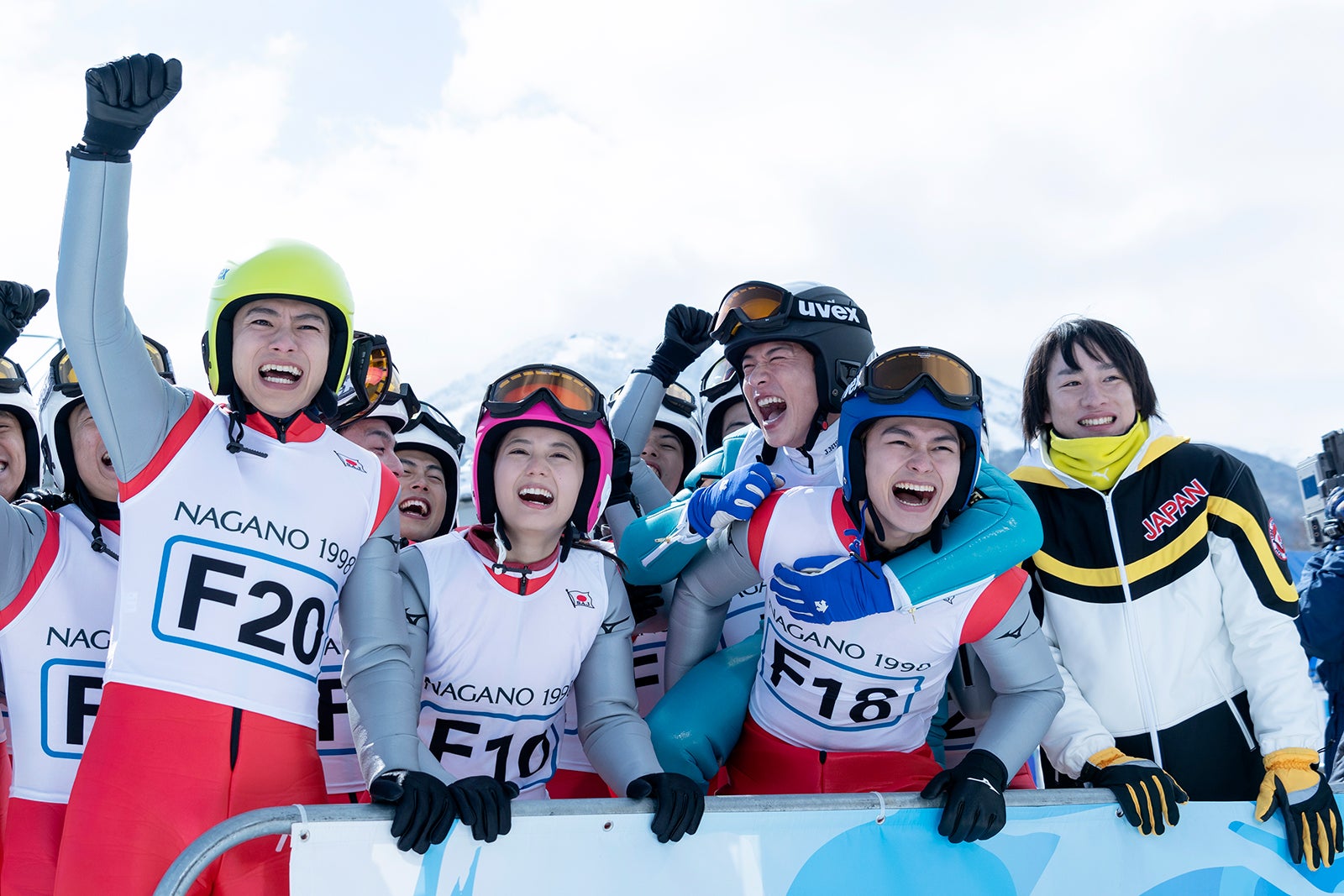 田中圭主演映画「ヒノマルソウル」公開日決定 土屋太鳳・日向坂46小坂菜緒らの場面写真公開