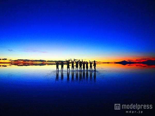 世界一の奇跡「天空の鏡」が話題沸騰