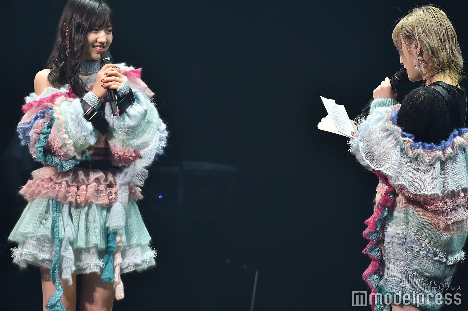 AKB48岡田奈々、男装で村山彩希とキス・“結婚式”…＜ゆうなぁ単独