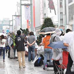 「iPhone 5」を求めソフトバンクモバイル銀座前にできた行列