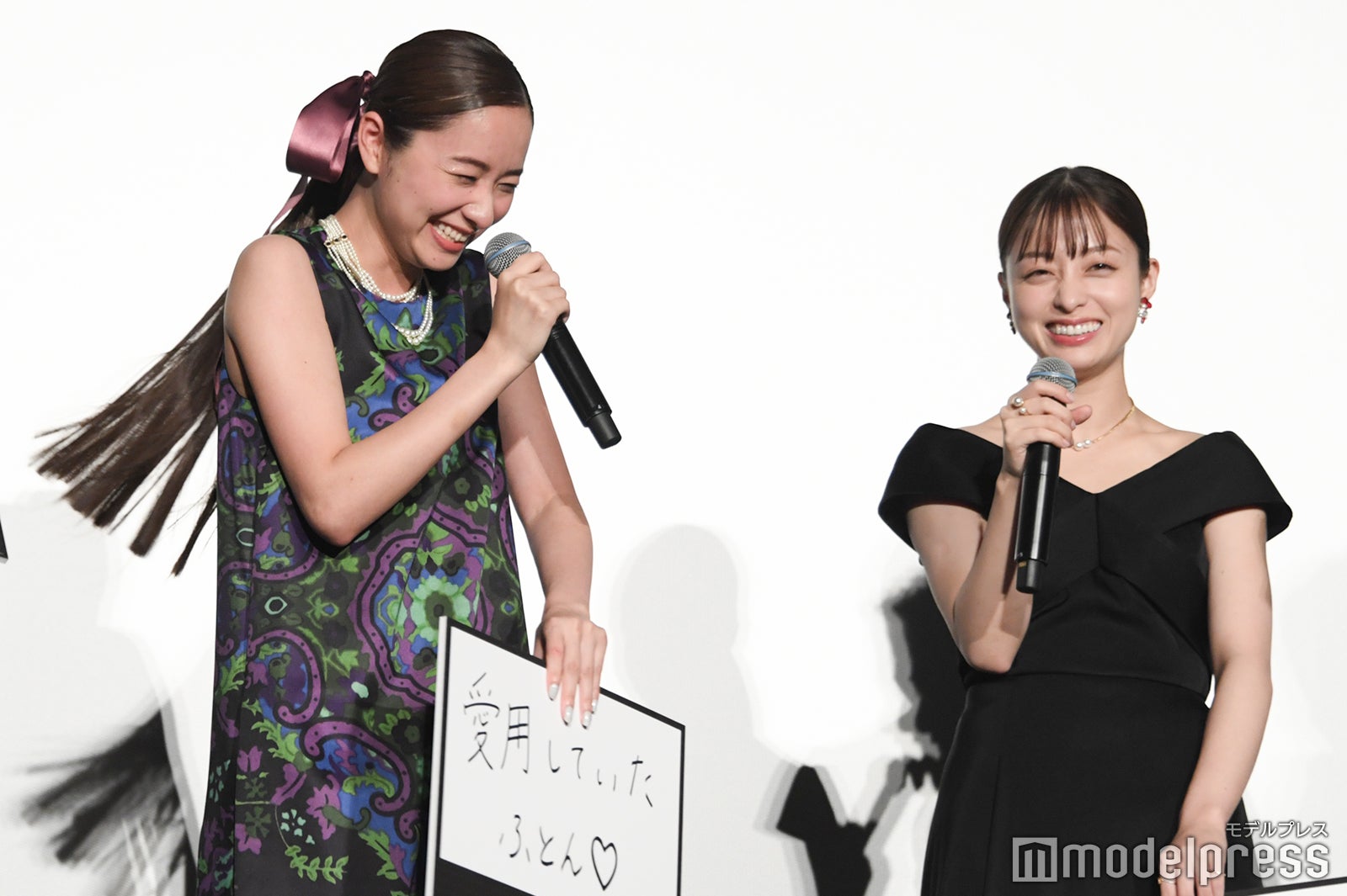 堀田真由、橋本環奈（C）モデルプレス