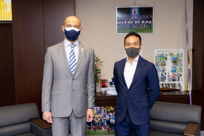 室伏広治、長友佑都 (提供写真)