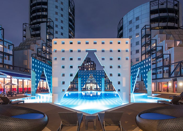 プールと外観／画像提供：エフ・ジェイ ホテルズ