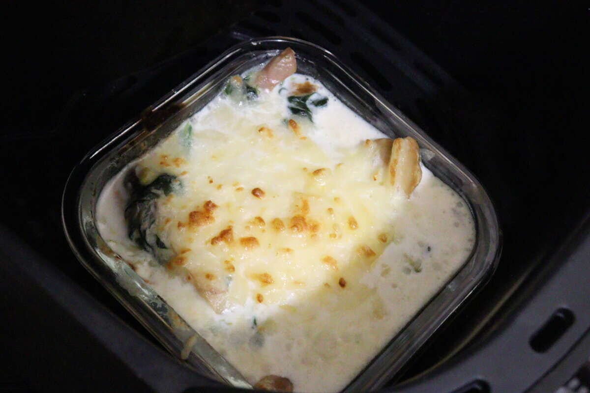 ダイソーの正方形保存容器（エア弁付、240mL）で調理する