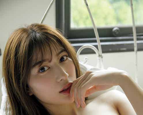 「テレビ千鳥」で話題・雪平莉左、Fカップ艶ボディで魅了