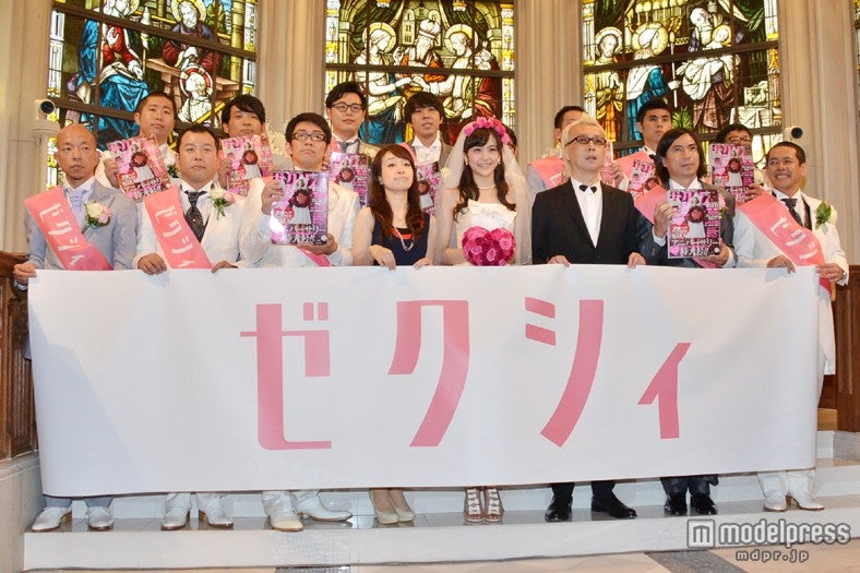 ビビる大木（前列左から3番目）