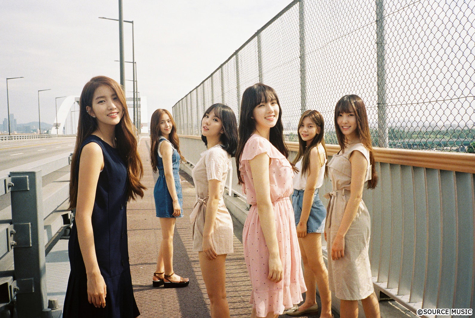 GFRIEND（提供写真）