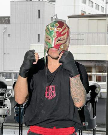 覆面ボクサー？世界王者・岩田翔吉への挑戦者バディージョ、異例プロレスマスク被って公開練習登場「笑ってもらおうと」陣営は岩田のインスタチェックも“ブロック”されていた