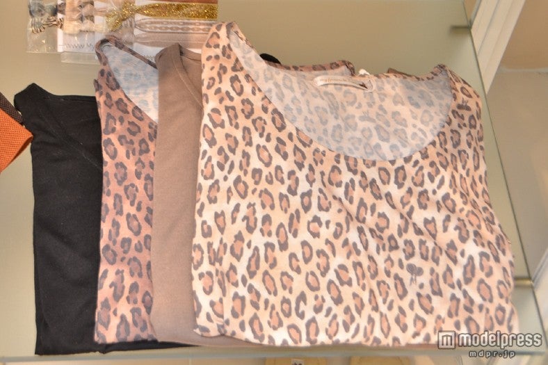 オフィスカジュアルとしても活用できそうなアイテムも多数。