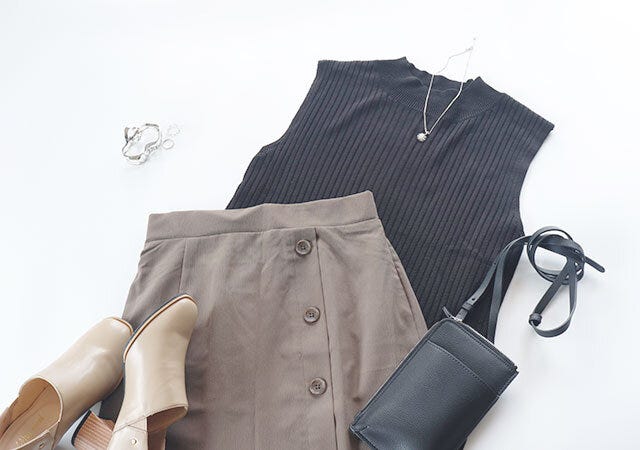 しまむら　黒　ノースリーブニット　コーデ