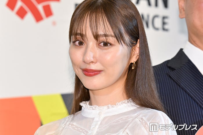 内田理央、母とのディズニーショット披露「2人ともスタイルすごい」「ペアルック可愛すぎ」と反響