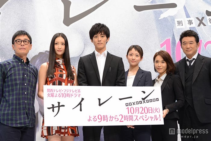 ドラマ『サイレーン 刑事×彼女×完全悪女』/左から:光石研、菜々緒、松坂桃李、木村文乃、山口紗弥加、船越英一郎
