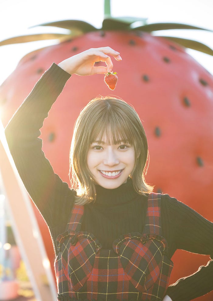 東村芽依/楽天ブックス版裏表紙(C)藤本和典/白夜書房