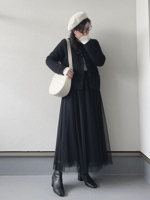 黒カーディガン コーデ 冬 冬の黒カーディガンコーデ