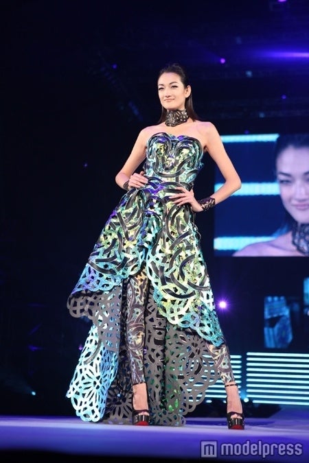 冨永愛、デビュー15周年記念イベント開催　豪華著名人も来場