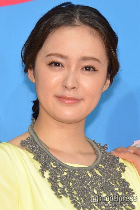 貫地谷しほり、結婚報道に言及